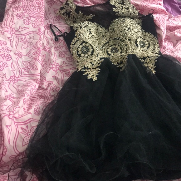 Prom/Homecoming dress/Sweet 16 - Picture 2 of 5